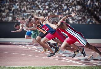 runners starting a race